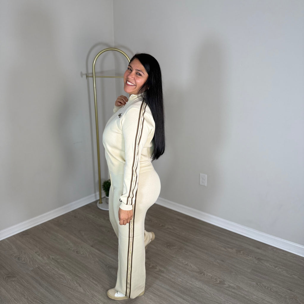 Alo cream sparkly set. activewear