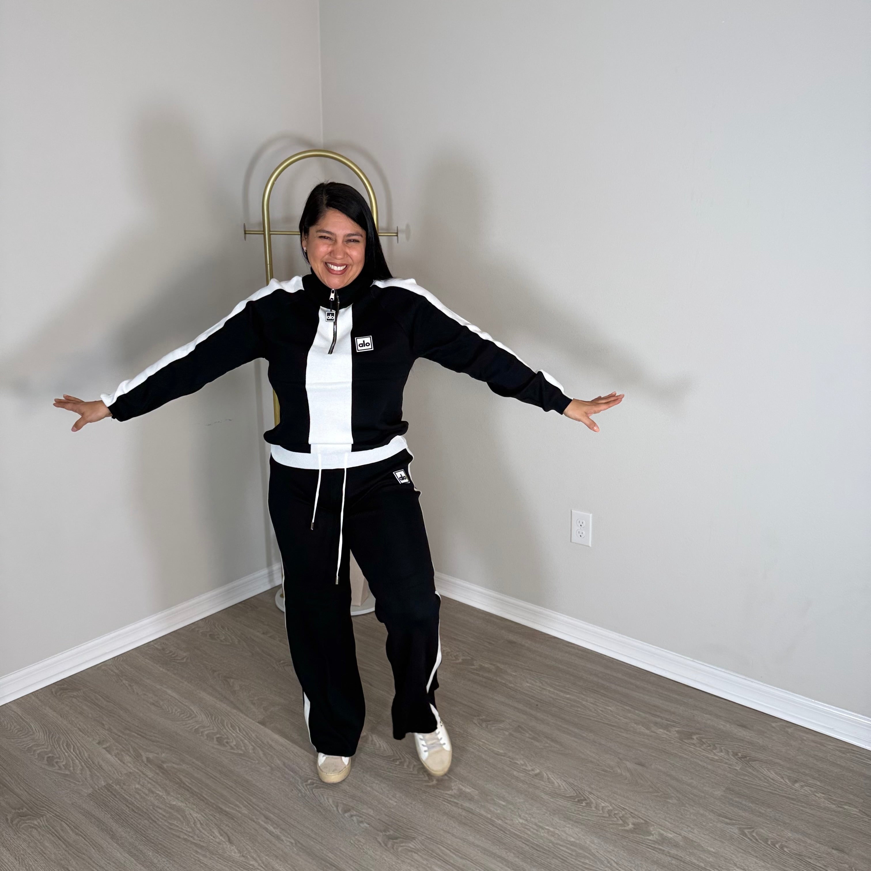 Alo black-and-white set. activewear