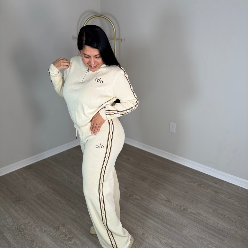 Alo cream sparkly set. activewear