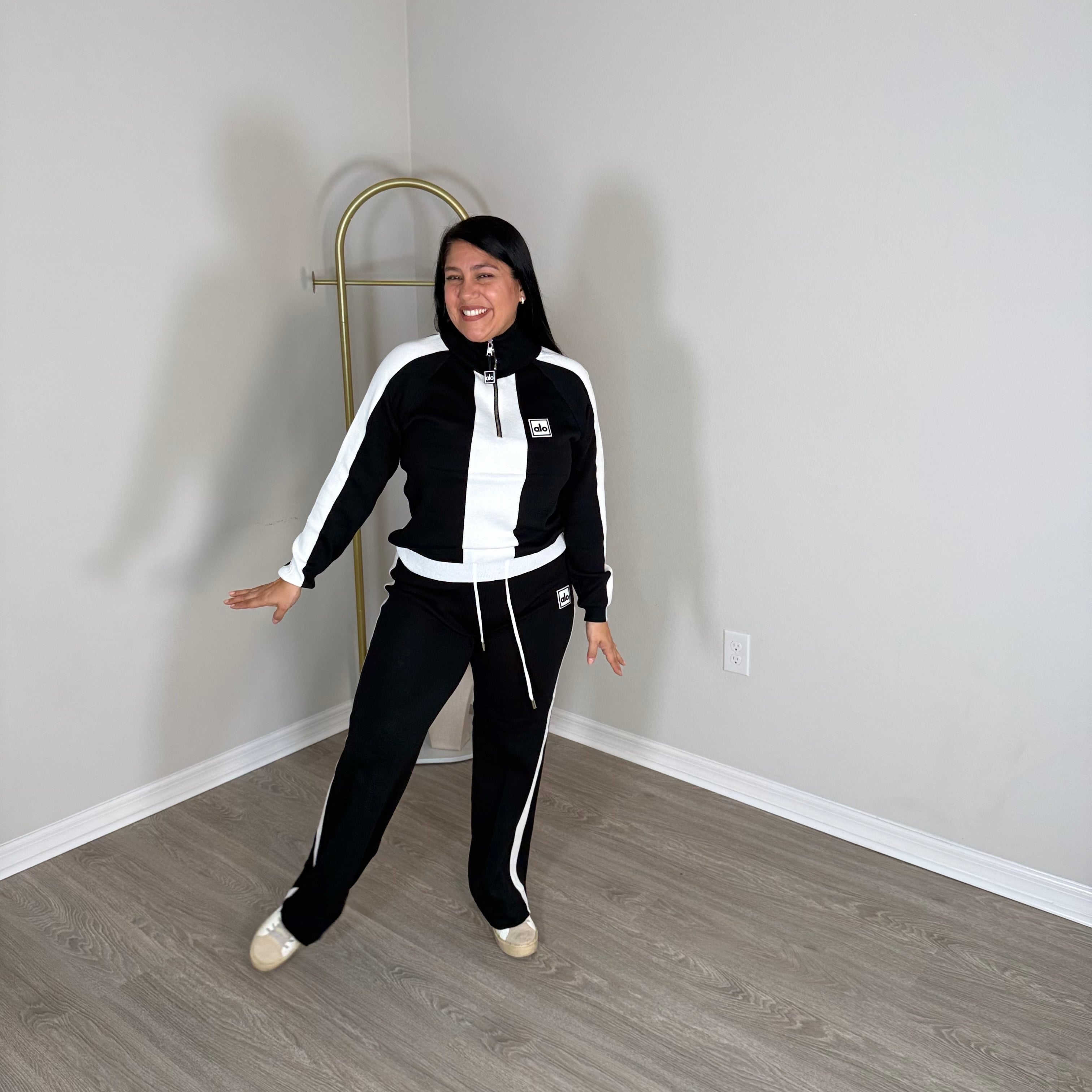 Alo black-and-white set. activewear