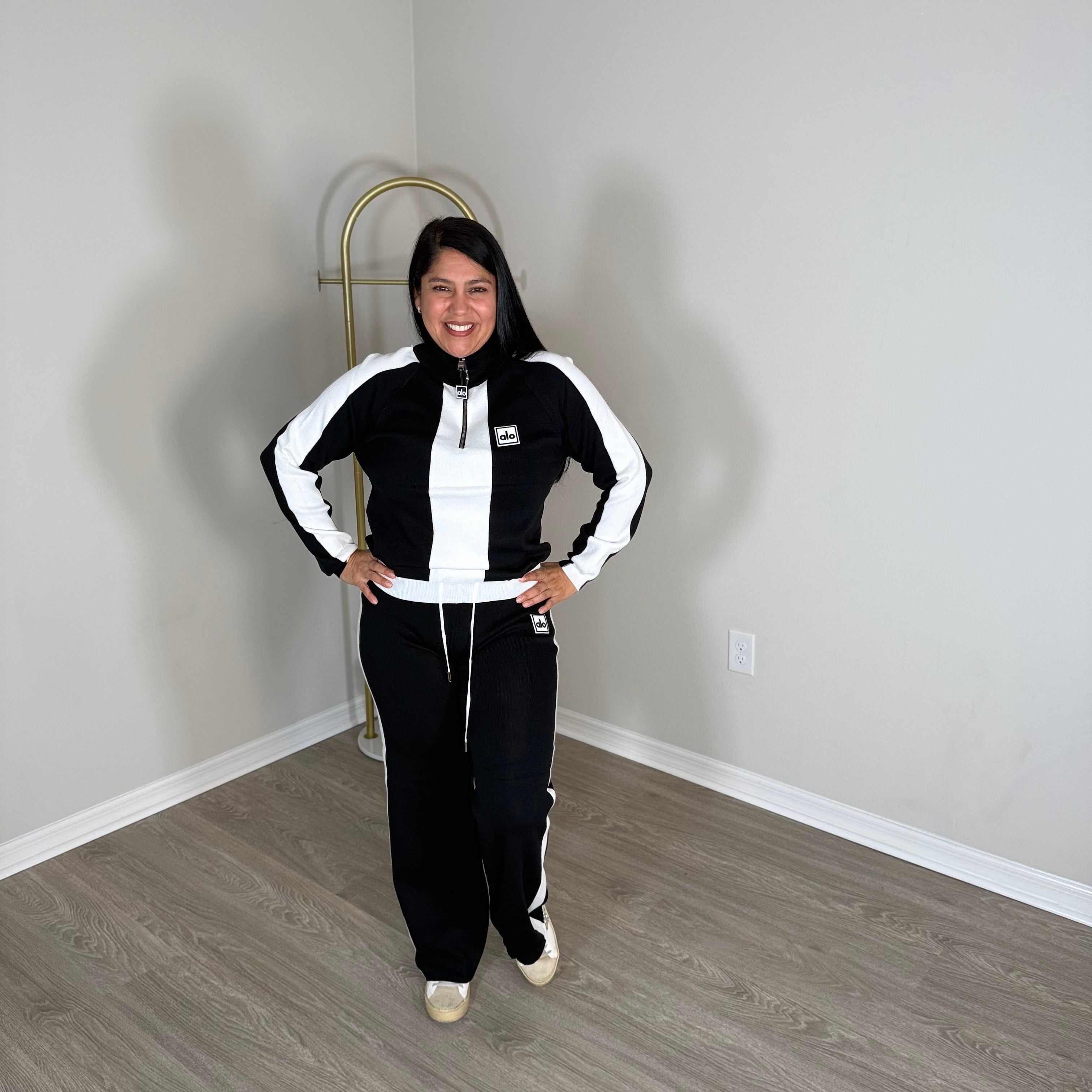 Alo black-and-white set. activewear