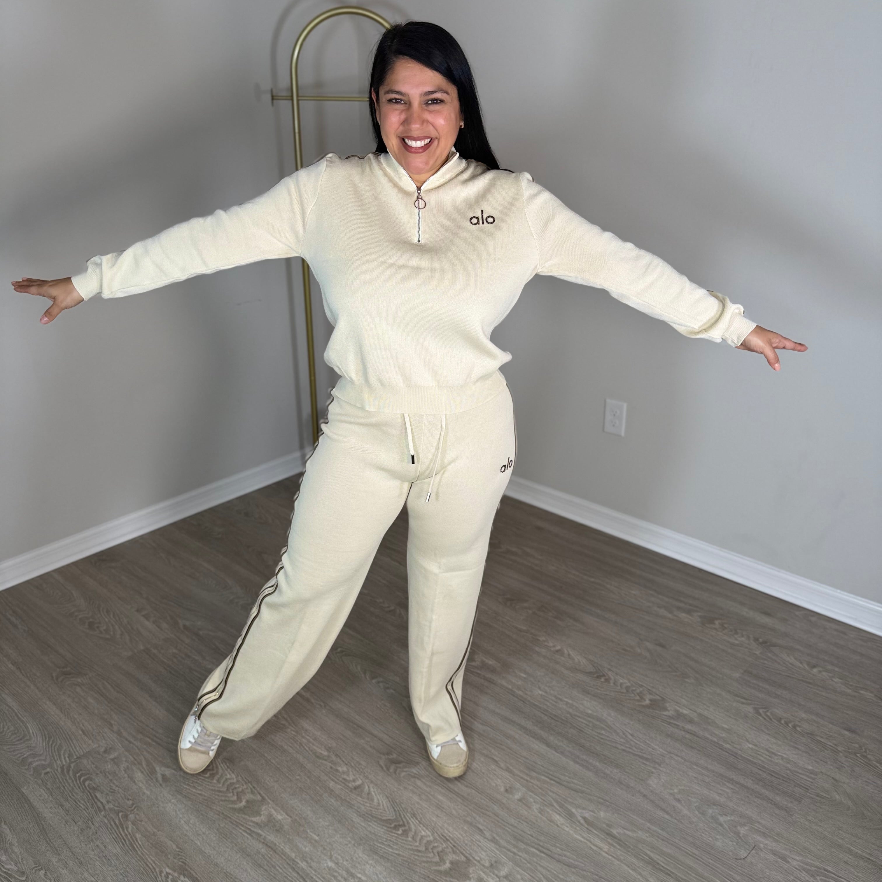 Alo cream sparkly set. activewear