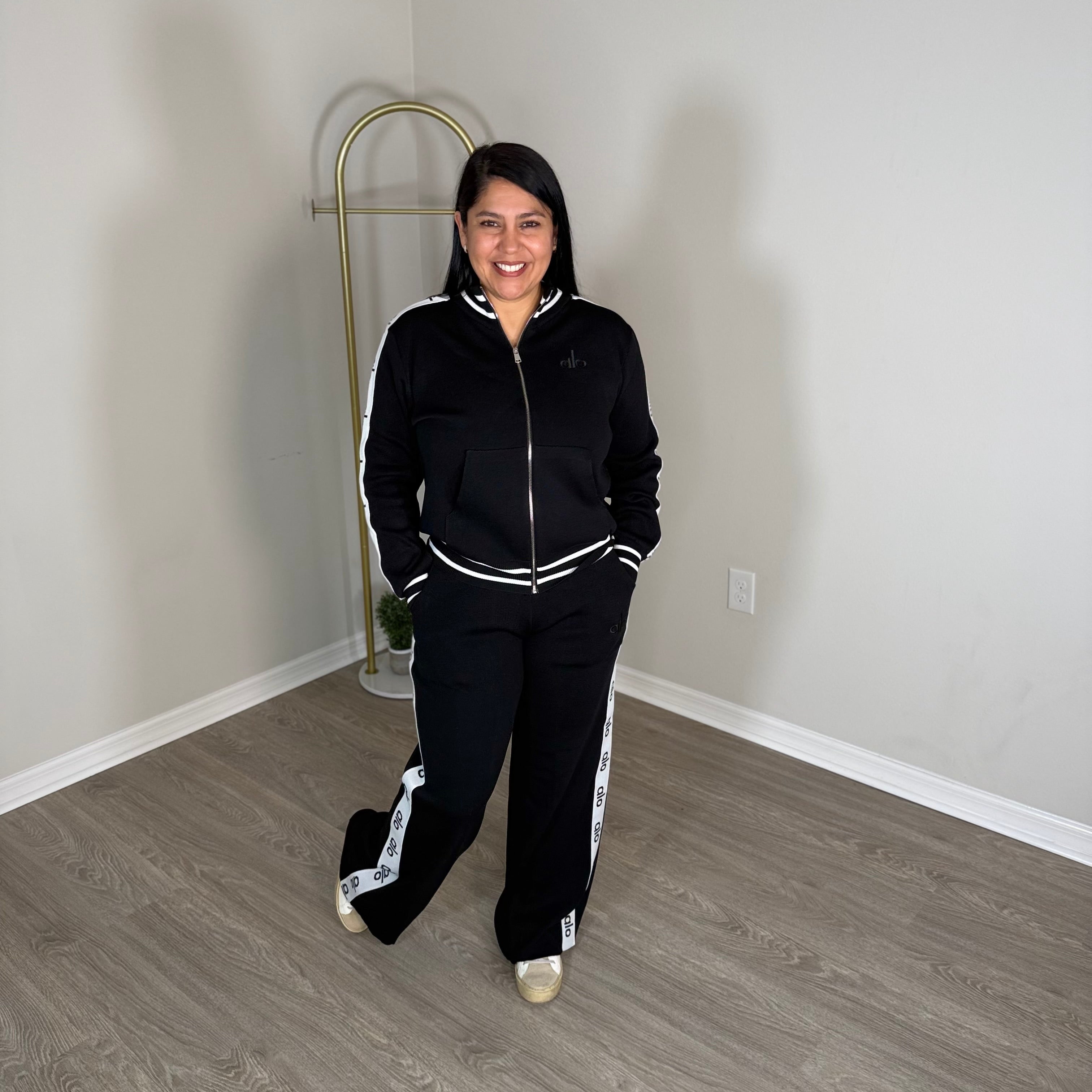 Alo black-and-white set. activewear